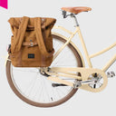 CITY Bikepack XL Fahrradtasche Braun am Gepaecktraeger befestigt
