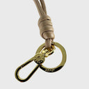 Detailansicht Abro Dalia Anhänger mit markanter Knotenoptik aus beigem Leder
