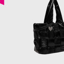 Seitliche Ansicht des EMILY & NOAH Dilara Shoppers mit abnehmbarem Umhängeriemen
