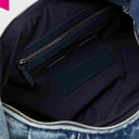 Innenansicht der GRETA Denim Essential Texture Tasche mit Reißverschlussfach
