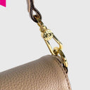 ABRO TEMI Schultertasche aus italienischem Rindleder mit Magnetverschluss und verstellbarem Trageriemen