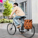 CITY Bikepack XL Braun beim Pendeln mit dem Fahrrad
