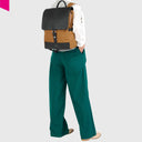 Urban Bikepack Toffee Rueckenansicht am Model

