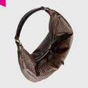 ABRO NANA COCCO Beuteltasche groß in Braun – Rückansicht mit durchgehender Kroko-Prägung
