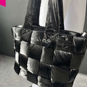 Shopper schwarz mit Flecht Optik Detailansicht Vorderseite
