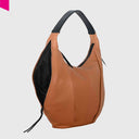 CROMIA ALYSON Beuteltasche aus cognacfarbenem Leder – Seitenansicht
